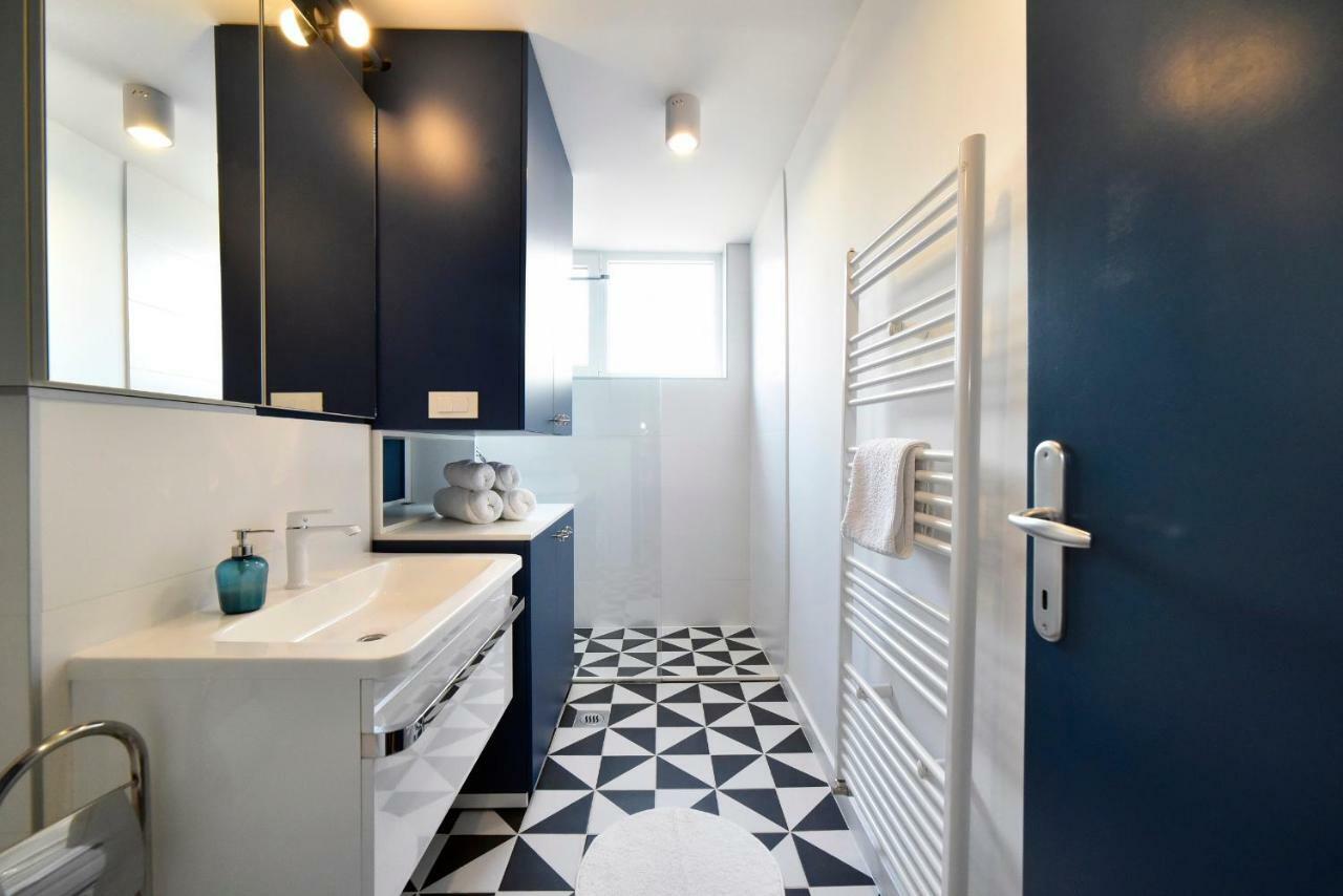 Hella 2 Apartment